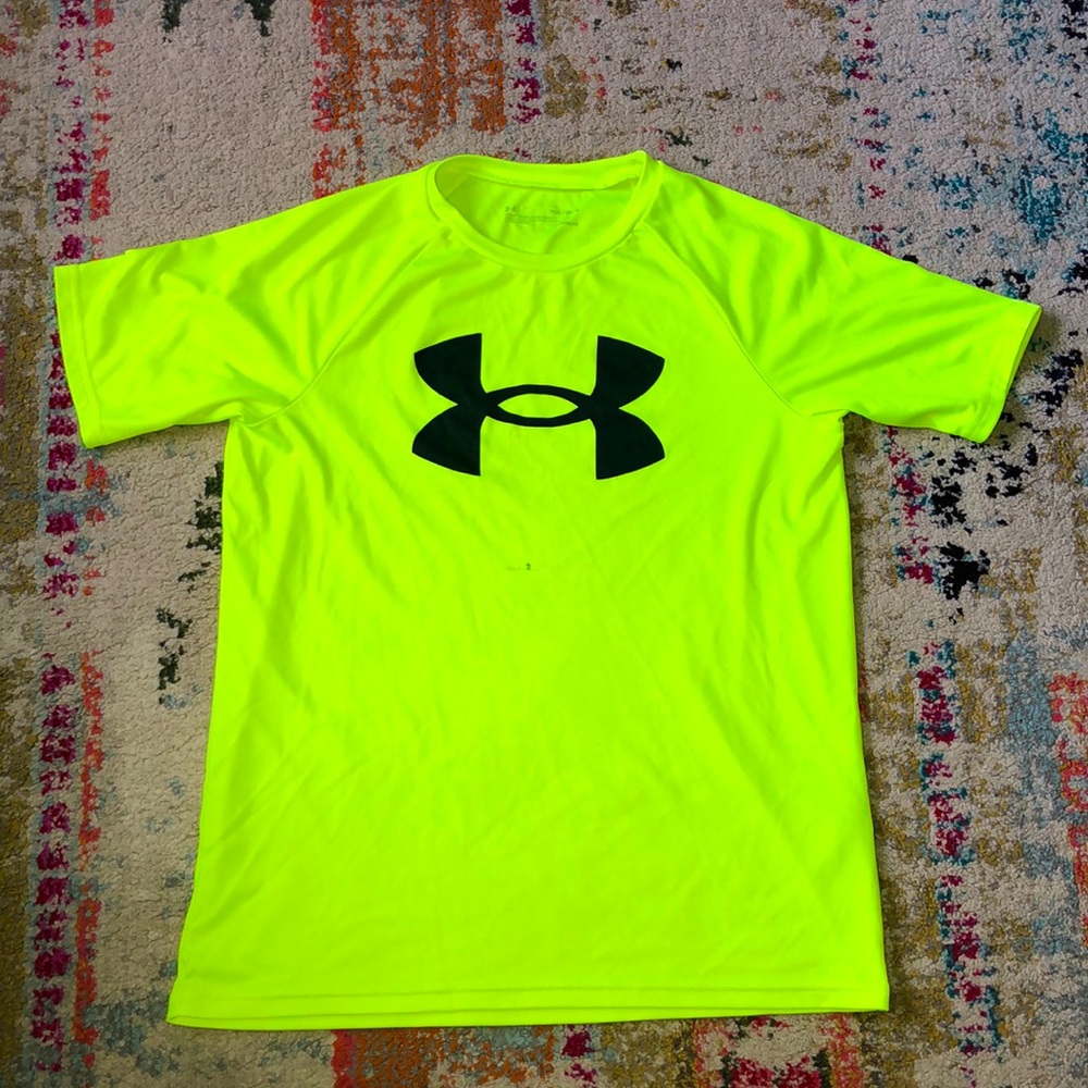 🧜🏼‍♀️3 for $15 listing!🧜🏼‍♀️ under armour tee
